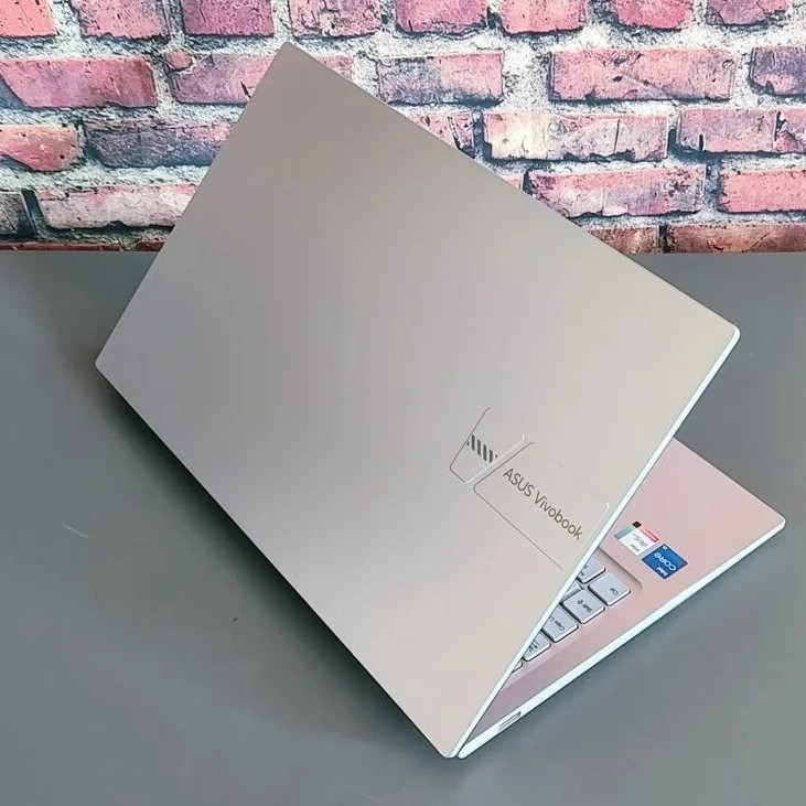 لپ تاپ 15.6 اینچی ایسوس مدل vivobook 15 X1504VA-BQ3988-core 7 150U-16GB DDR4 3200MHz-512GB SSD-IPS