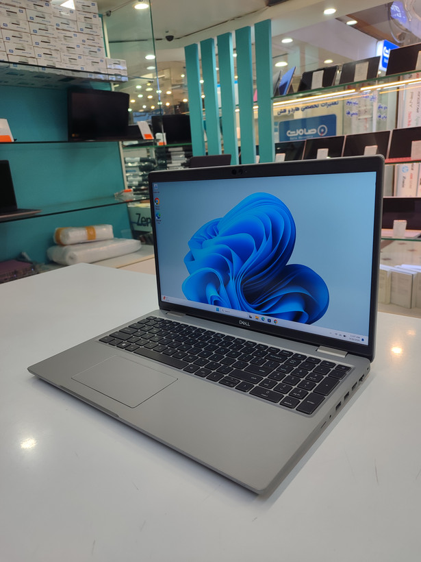 لپ تاپ کارکرده 15.6 اینچی دل مدل Latitude 5530 core i5 1255u-8 GB DDR4 2666mhz -256 GB SSD-Intel iris -15.6 FHD IPS